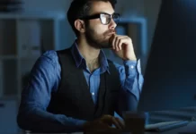 Un estudio reveló que la exposición nocturna a la luz aumenta el riesgo de padecer alergias