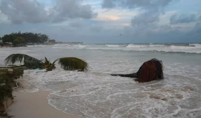unidades-socorro-huracan-Beryl