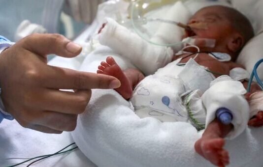 Rescatan neonato que fue abandonado en la carretera de la provincia Dajabón