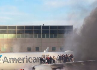 Pasajeros evacuados tras incendio en avión de American Airlines