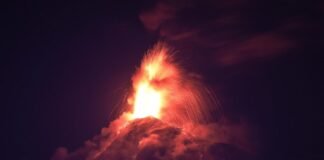 ¡Volcán de Fuego en erupción! 125 familias evacuadas en Guatemala
