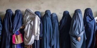 Talibanes prohíben voces femeninas en radio de Kandahar