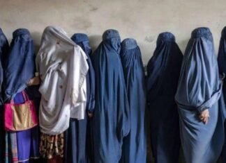 Talibanes prohíben voces femeninas en radio de Kandahar