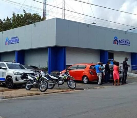 Asaltan la Asociación Romana de Ahorros y Préstamos y matan al vigilante.