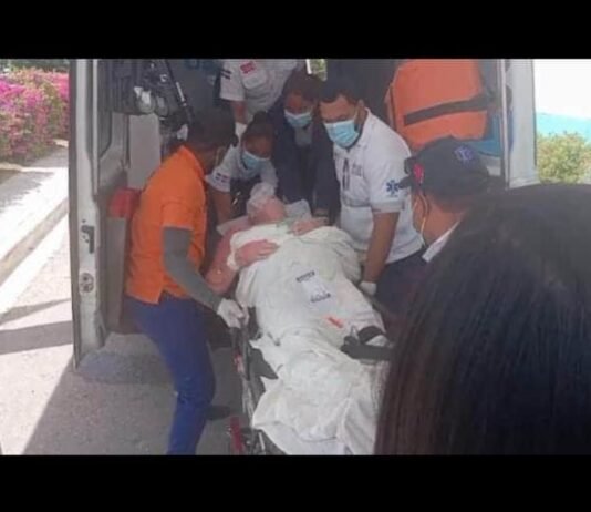 Turista estadounidense es trasladado de emergencia tras sufrir un preinfarto en Pedernales.
