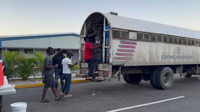 deportados-31-mil-haitianos-indocumentados-en-enero-ea17324d-focus-0-0-896-504