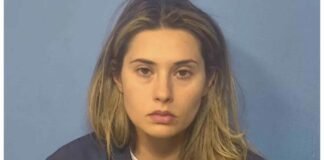 Maestra de Illinois Arrestada por Abuso Sexual a Estudiante de 14 Años