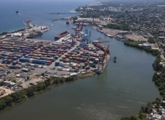 Tres ministros acuden a Washington para negociar tasa del 10 % en aranceles