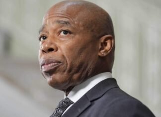 El Alcalde de Nueva York visita Santo Domingo en solidaridad por la tragedia en discoteca