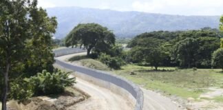 Abel Martínez propone construir un muro fronterizo «sólido y no una simple malla de apariencia»