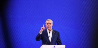 Abinader Celebra a los Periodistas y Defiende la Libertad de Prensa