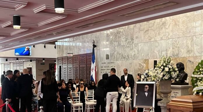 Cuerpo de Rubby Pérez ya está en el Teatro Nacional en donde le realizarán las exequias