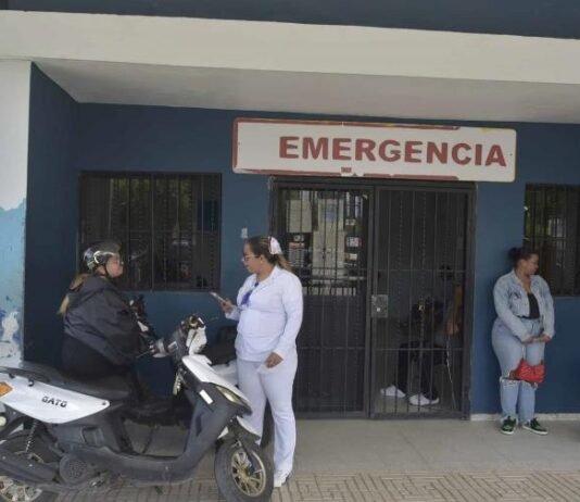 Indocumentados optan por ir en la noche a la Maternidad de Santiago para evadir a Migración