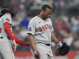 Rafael Devers se niega a jugar primera base y enfrenta al gerente de los Red Sox