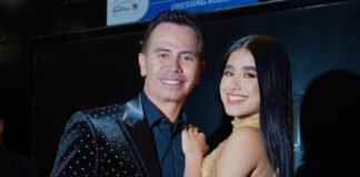 El salsero Jhonny Rivera le pide matrimonio a su novia 30 años menor que él durante un concierto