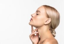 Opciones para estilizar el rostro: del yoga facial a la tecnología estética