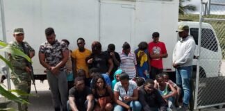 Jugando con fuego: encuentran 18 inmigrantes indocumentados en San Juan dentro de un camión cerrado