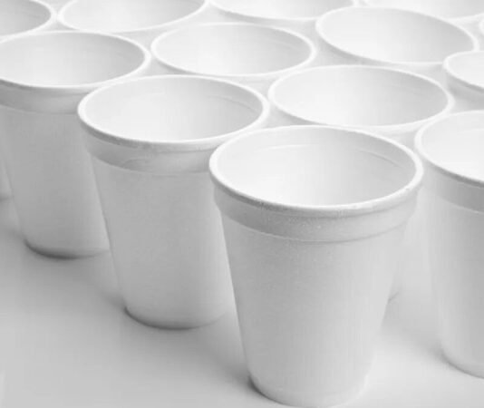 Denuncia uso de ChatGPT para legitimar campaña contra el foam