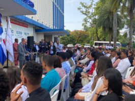 Más de 600 jóvenes dominicanos reciben becas del Mescyt para estudios internacionales