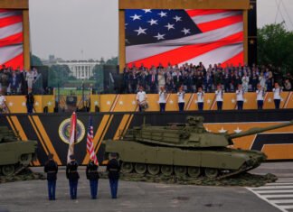 Desfile militar en Washington, mientras protestas en todo EEUU censuran a Trump