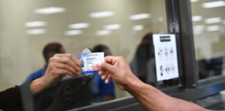 Banreservas sigue cobrando RD$1,900 por renovar licencia a mayores de 65 años, pese a rebaja del 50%