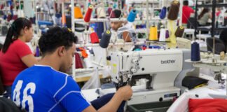 La industria textil señala que podría colapsar debido a los precios de la ropa importada desde China