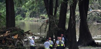 Inundaciones en Texas: 43 muertos y 27 niñas desaparecidas