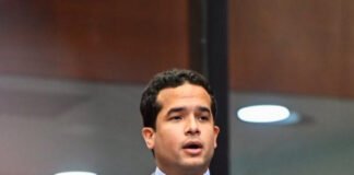 Omar Fernández critica la falta de espacios para menores en las instituciones educativas del país, mientras que el PRM responde a las acusaciones