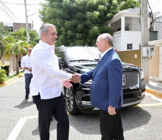 Abinader Cuestiona la Autoridad Moral de Amnistía Internacional Sobre Deportaciones