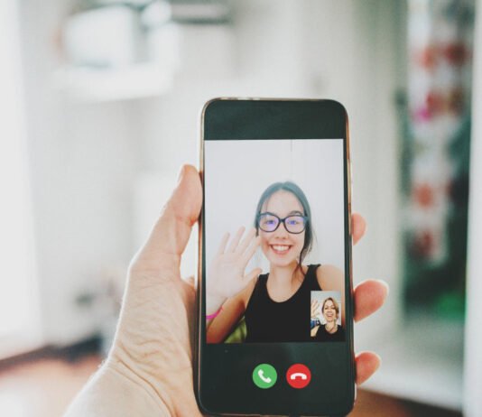 FaceTime corta llamadas al detectar desnudos